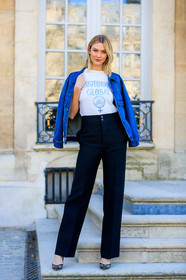 black pants, black shoes, blue denim, christian dior, denim shirt, karlie kloss, leather shoes, message, over the shoulder, printed t shirt, trousers, white t shirt, fashion week, frenchystyle, FW, jonathan paciullo, street style, PFW, PARIS, AUTUMN WINTER 2019-2020, AW 19-20, FALL WINTER 2019-2020, FW 19-20, vertical, full length