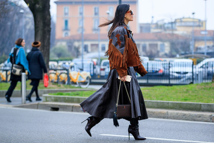 atmosphere details, AUTUMN WINTER 2017-2018, AW 17-18, black bag, black shoes, brown bag, brown boots, brown jacket, brown skirt, FALL WINTER 2017-2018, fashion week, frenchystyle, fringes, full length, FW, FW 17-18, high boots, high heels, horizontal, jonathan paciullo, leather bag, leather jacket, leather shoes, leather skirt, MFW, MILAN, street style, sunglasses, tone on tone, total look brown