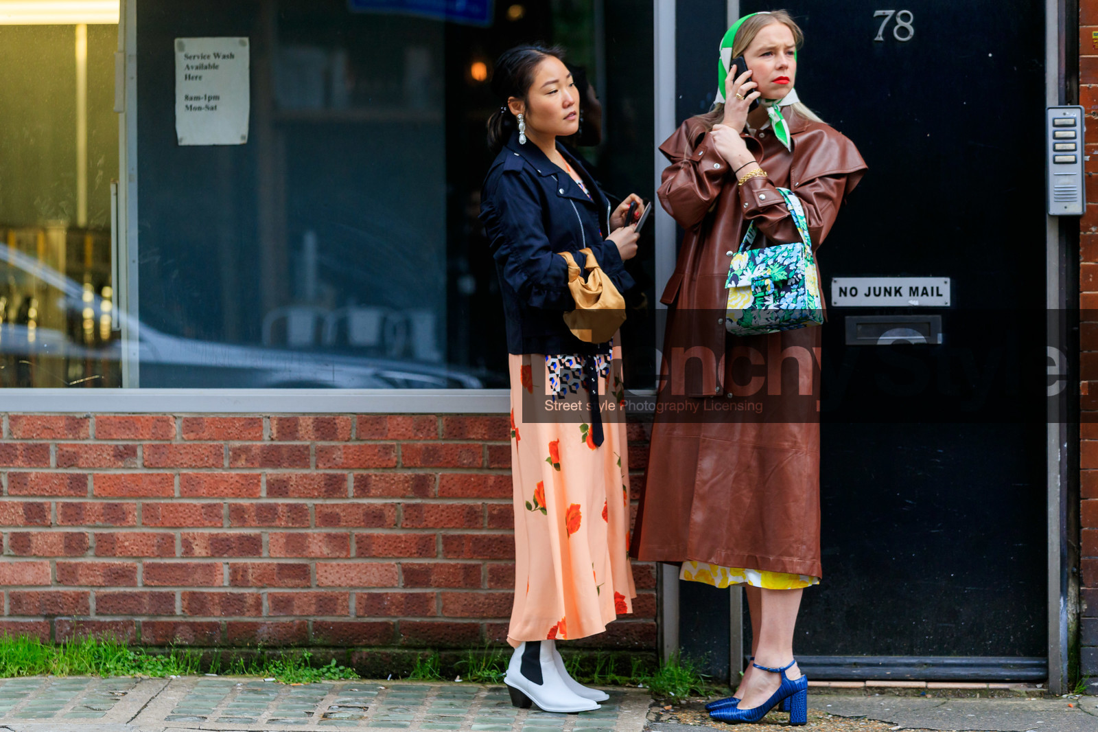 chloe king, brown leather jacket, brown leather trench coat, blue leather shoes, animal skin shoes, high heels shoes, mary jane shoes, floral printed bag, multicolor bag, bottega veneta bag, camel bag, white leather boots, kitten heels boots, checked boots, light pink skirt, long skirt, floral printed skirt, black perfecto, satin perfecto, fashion week, frenchystyle, FW, jonathan paciullo, street style, LFW, LONDON, AUTUMN WINTER 2020-2021, FALL WINTER 2020-2021, FW 20-21, horizontal, atmosphere details, full length