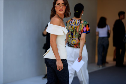 black pants, christian dior, off the shoulder, rings, sunglasses, trousers, white jacket, fashion week, frenchystyle, FW, jonathan paciullo, street style, PFW, PARIS, horizontal, atmosphere details, detail, AUTUMN WINTER 2018-2019, FALL WINTER 2018-2019, FW 18-19, camila coelho