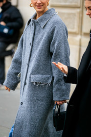 grey coat, used coat, close up detail, fashion week, frenchystyle, FW, jonathan paciullo, street style, PFW, PARIS, vertical, atmosphere details, detail