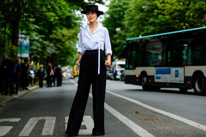 atmosphere details, AUTUMN WINTER 2016-2017, AW 16-17, black hat, black pants, earrings, FALL WINTER 2016-2017, fashion week, frenchystyle, full length, FW, FW 16-17, HAUTE COUTURE, high waist, horizontal, jonathan paciullo, MENSWEAR, PARIS, PFW, red lips, rolled up sleeves, street style, trousers, turban, ulyana sergeenko, white shirt, wide pants