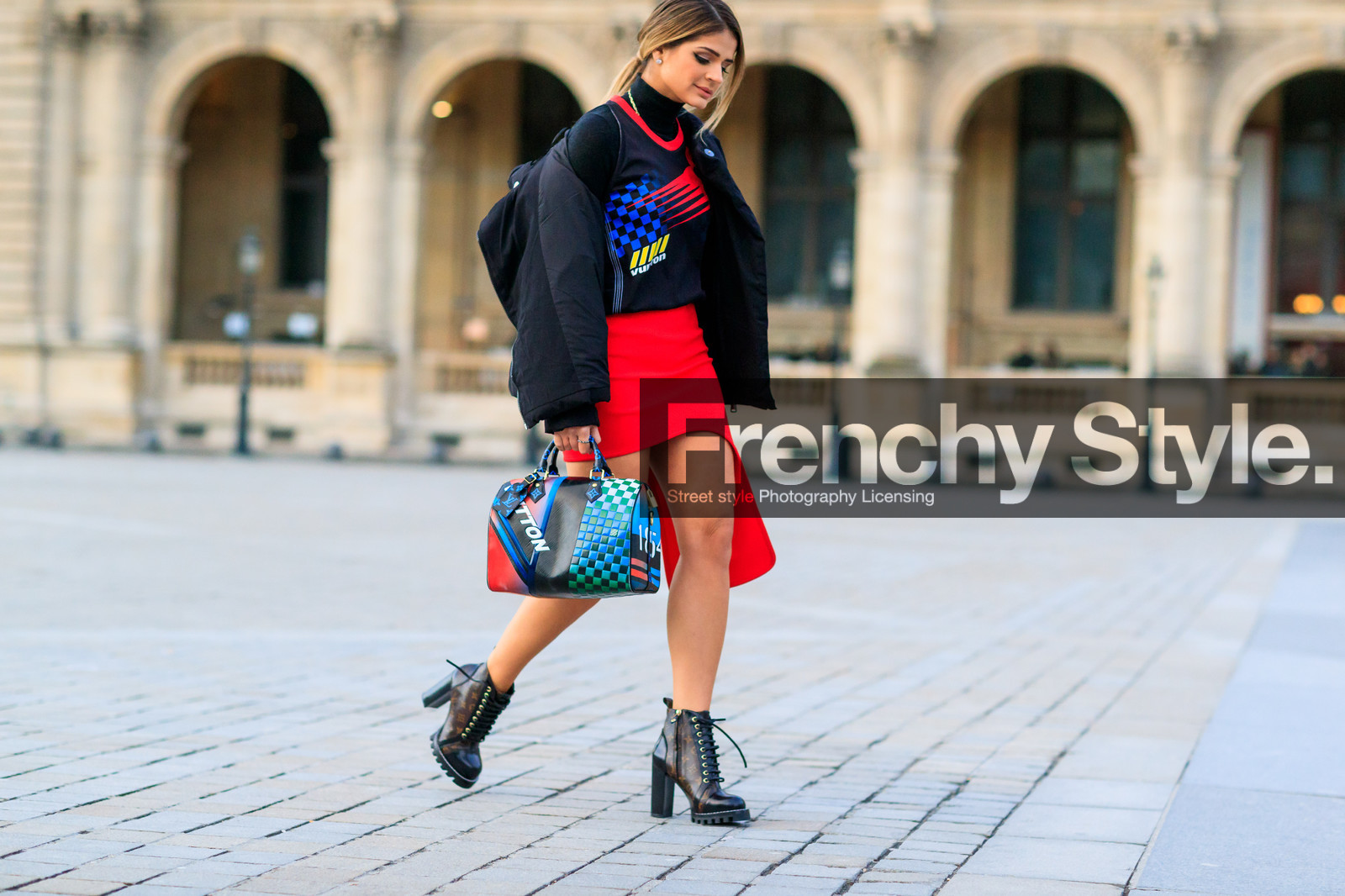 atmosphere details, AUTUMN WINTER 2017-2018, AW 17-18, black jacket, black shoes, black top, detail, FALL WINTER 2017-2018, fashion week, frenchystyle, FW, FW 17-18, graphic bag, horizontal, jonathan paciullo, leather bag, leather shoes, louis vuitton, multicolor bag, off the shoulder, PARIS, PFW, printed bag, printed top, red skirt, street style, thassia naves