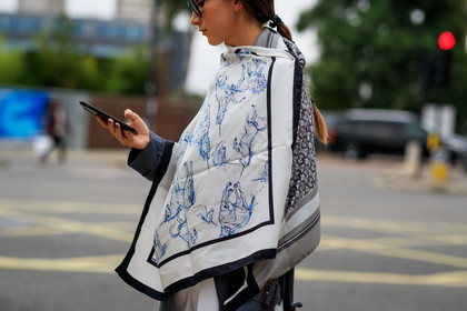 beatrice gutu, close up detail, silk scarf, printed scarf, animal printed scarf, white scarf, burberry scarf, monogrammed scarf, fashion week, frenchystyle, FW, jonathan paciullo, street style, atmosphere details, horizontal, detail