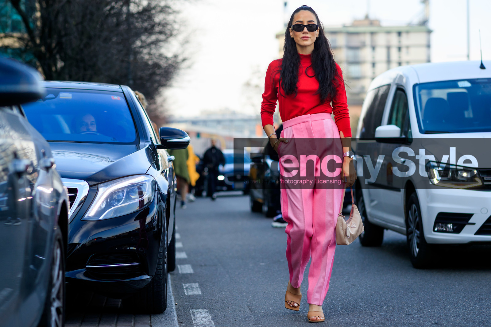tamara kalinic, red pullover, pink pants, beige bag, beige leather sandals, turtleneck pullover, high waist pants, tailored pants, fashion week, frenchystyle, FW, jonathan paciullo, street style, MFW, MILAN, AUTUMN WINTER 2020-2021, FALL WINTER 2020-2021, FW 20-21, horizontal, atmosphere details, full length