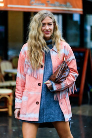 sindlv, emili sindlev, light pink leather jacket, tie and dye jacket, fringe jacket, cowboy jacket, grey dress, high collar dress, mini dress, knit dress, knitwear, brown leather clutch, animal skin clutch, fashion week, frenchystyle, FW, jonathan paciullo, street style, PFW, PARIS, vertical, atmosphere details, detail