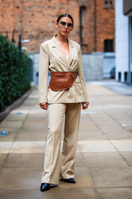 light beige jacket, light beige pants, light beige suits, belted jacket, belt bag, camel leather bag, camel leather belt, metalic frame sunglasses, smoked sunglasses, sarah lou falk, street style, jonathan paciullo, FW, frenchystyle, fashion week, MFW, MILAN, SPRING SUMMER 2021, SS 21, vertical, full length