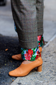 atmosphere details, balenciaga, beige shoes, detail, fashion week, floral, flower, frenchystyle, FW, grey pants, high heels, jonathan paciullo, leather shoes, NEW YORK, NYFW, rachael wang, SPRING SUMMER 2018, SS 18, street style, trousers, vertical