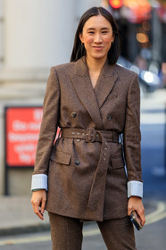 eva chen, brown checked jacket, checked jacket, checked pants, brown checked pants, belted jacket, tailored pants, brown leather loafers, fashion week, frenchystyle, FW, jonathan paciullo, street style, vertical, detail, atmosphere details