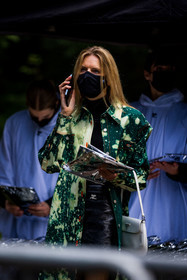 bag, black turtleneck, courreges look, courreges skirt, facial masj, green coat, mini skirt, Pascaline Smets, prada bag, printed coat, skirt, turtleneck, white bag, street style, jonathan paciullo, FW, frenchystyle, fashion week, PFW, PARIS, SPRING SUMMER 2022, SS 22, vertical, atmosphere details