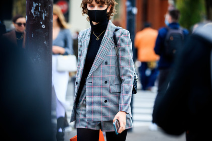 checked jacket, checked shorts, checked suits, black pullover, black tights, doc turtleneck pullover, street style, jonathan paciullo, FW, frenchystyle, fashion week, PFW, PARIS, SPRING SUMMER 2021, SS 21, horizontal, atmosphere details, detail, model