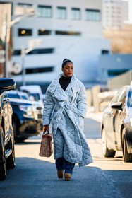 overzised winter jacket, brown puffed jacket, printed winter jacket, pendant earrings, coach cabas bag, brown cabas bag, chunky boots, brown platform boots, jeans, rajni jacques, street style, jonathan paciullo, FW, frenchystyle, fashion week, NYFW, NEW YORK, AUTUMN WINTER 2022-2023, FALL WINTER 2022_2023, FW 22-23, vertical, full length