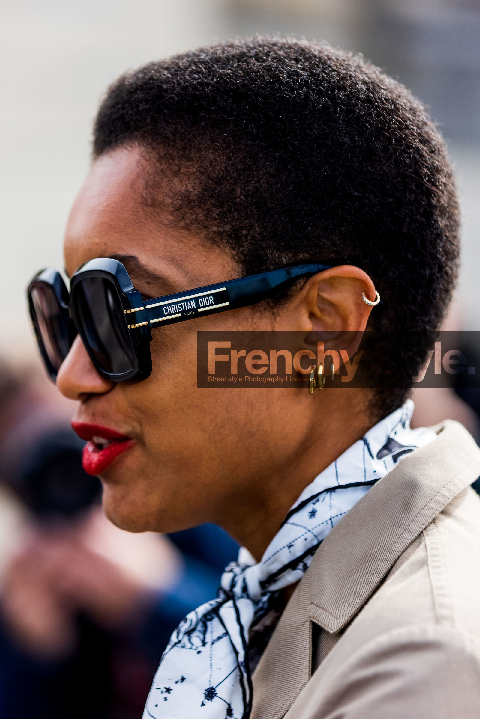 black sunglasses, close up, detail, dior sunglasses, earrings, gold earrings, hairstyle, oversize sunglasses, piercing, printed scarf, scarf, short hair, sunglasses, Tamu McPherson, white scarf, street style, jonathan paciullo, FW, frenchystyle, fashion week, PFW, PARIS, SPRING SUMMER 2022, SS 22, vertical, atmosphere details