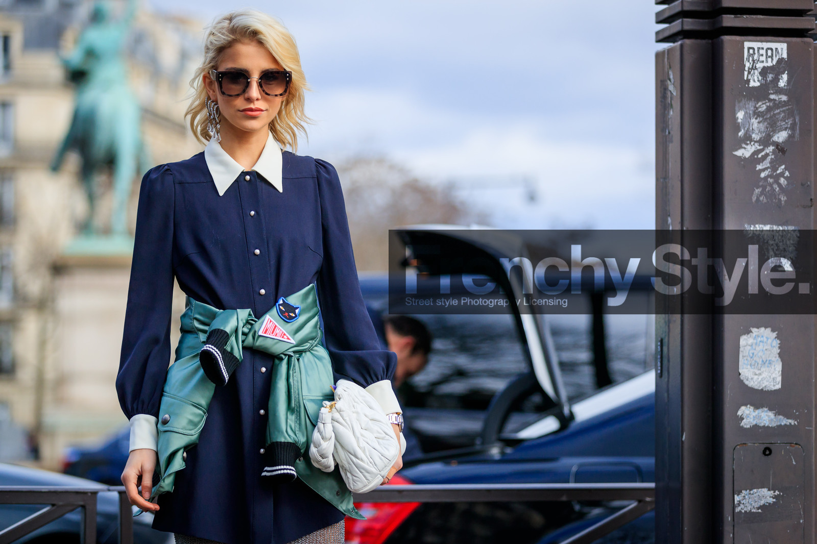 atmosphere details, AUTUMN WINTER 2017-2018, AW 17-18, blue shirt, caro daur, detail, embroidered jacket, FALL WINTER 2017-2018, fashion week, frenchystyle, FW, FW 17-18, green jacket, horizontal, jonathan paciullo, leather bag, metallic skirt, miu miu, PARIS, PFW, street style, sunglasses, tied up jacket, white bag