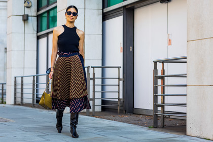 Caroline Issa, black, top, tank top, midi skirt, skirt, print, boots, sunglasses, handbag, kaki, fashion week, frenchystyle, FW, jonathan paciullo, street style, SPRING SUMMER 2022, SS 22, LFW, LONDON, horizontal, full length, atmosphere details