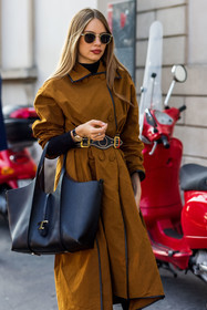 black bag, camel trench, leather bag, leather belt, sunglasses, tods bag, tods look, trenchcoat, watch, Xenia Tchoumy, fashion week, frenchystyle, FW, jonathan paciullo, street style, MFW, MILAN, SPRING SUMMER 2022, SS 22, vertical, atmosphere details, detail