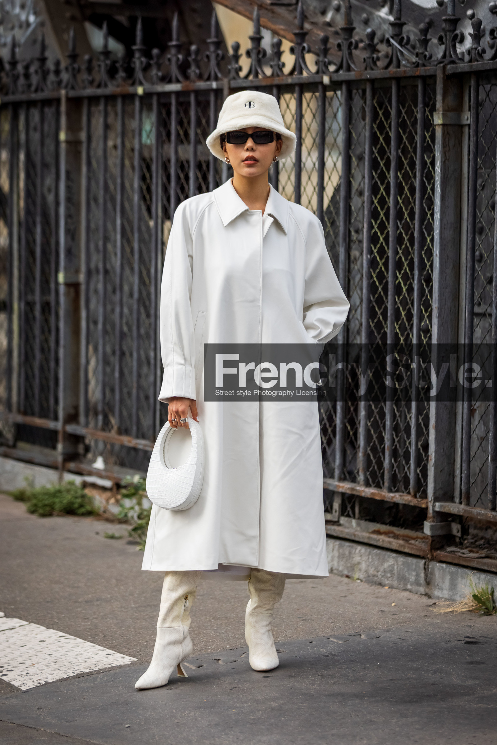 bag, bob, boots, coat, coperni bag, croco bag, leather bag, leather boots, long coat, monochrome, printed boots, python boots, rectangle sunglasses, silver rings, sunglasses, white bob, white boots, white coat, white monochrome, fashion week, frenchystyle, FW, jonathan paciullo, street style, PFW, PARIS, SPRING SUMMER 2022, SS 22, vertical, full length
