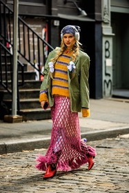 fishnet skirt, pink long, skirt, dark green blazer, plaid blazer, knitted jumper, stripes jumper, multicolor jumper, pigy tails, white hair bows, blue bandana, hair bandana, headphones, red bottines, stones necklace, mutlticolor necklace, lindsay vrckovnik, street style, jonathan paciullo, FW, frenchystyle, fashion week, NYFW, NEW YORK, AUTUMN WINTER 2022-2023, FALL WINTER 2022_2023, FW 22-23, vertical, full length