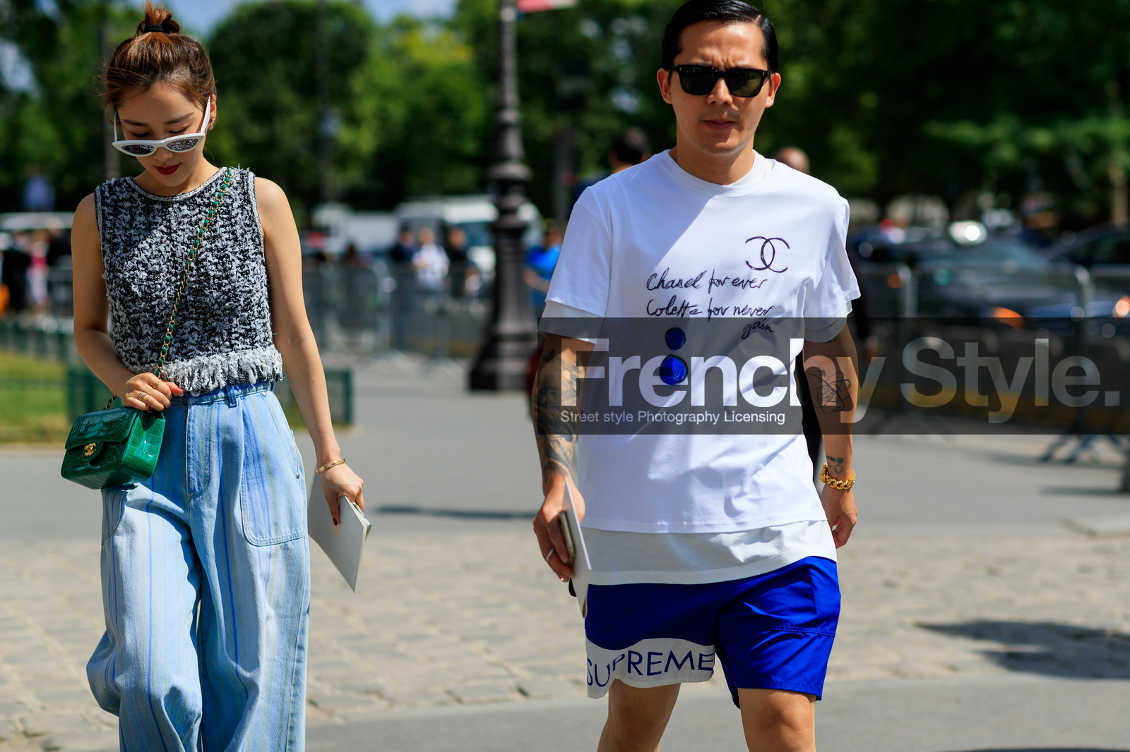 blue denim, blue shorts, chanel, denim pants, green bag, grey top, jeans, message, printed t shirt, sunglasses, supreme, trousers, tweed, white t shirt, fashion week, frenchystyle, FW, jonathan paciullo, street style, PFW, PARIS, horizontal, atmosphere details, detail, AUTUMN WINTER 2018-2019, FALL WINTER 2018-2019, FW 18-19