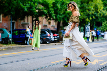 atmosphere details, beige pants, blue sandals, bracelet, brown top, bulgari, fashion week, frenchystyle, full length, FW, gold bag, golden bag, golden jewelry, high heels, high waist, horizontal, jonathan paciullo, leather shoes, metallic bag, metallic clutch, MFW, MILAN, off the shoulder, printed clutch, SPRING SUMMER 2017, SS 17, street style, sunglasses, thassia naves, trousers, velvet, watch, wide pants