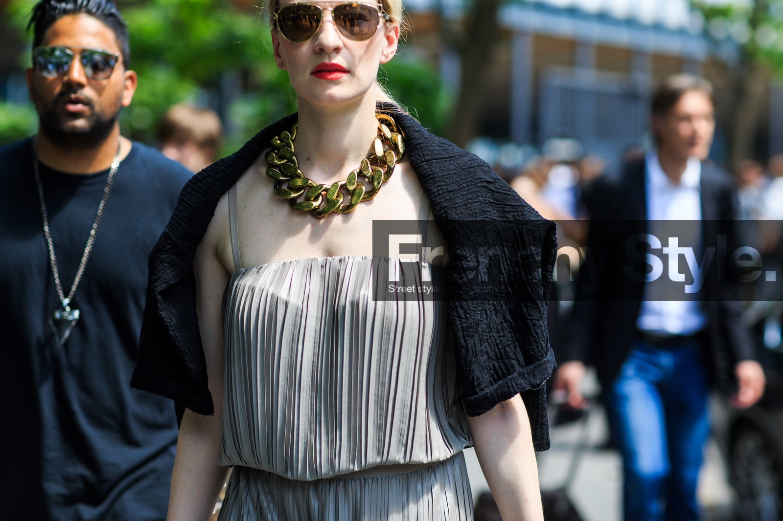 atmosphere details, black sweater, chains, detail, fashion week, frenchystyle, FW, golden jewelry, grey dress, horizontal, jonathan paciullo, MENSWEAR, necklace, over the shoulder, PARIS, PFW, pleated dress, red lips, SPRING SUMMER 2017, SS 17, street style, sunglasses