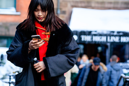 atmosphere details, AUTUMN WINTER 2017-2018, AW 17-18, black coat, detail, FALL WINTER 2017-2018, fashion week, frenchystyle, FW, FW 17-18, horizontal, jonathan paciullo, model, NEW YORK, NYFW, red sweater, street style