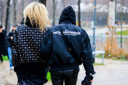 atmosphere details, AUTUMN WINTER 2017-2018, AW 17-18, back detail, black jacket, black pants, black sweater, bomber jacket, detail, FALL WINTER 2017-2018, fashion week, frenchystyle, FW, FW 17-18, hoodie, horizontal, jonathan paciullo, leather pants, PARIS, PFW, printed jacket, street style, tone on tone, total look black, trousers