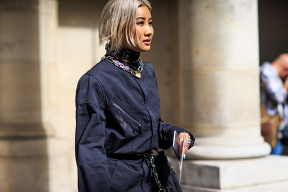 atmosphere details, chains, detail, fashion week, frenchystyle, FW, grey jumpsuit, horizontal, jonathan paciullo, louis vuitton, MENSWEAR, necklace, PARIS, PFW, printed jumpsuit, SPRING SUMMER 2017, SS 17, street style