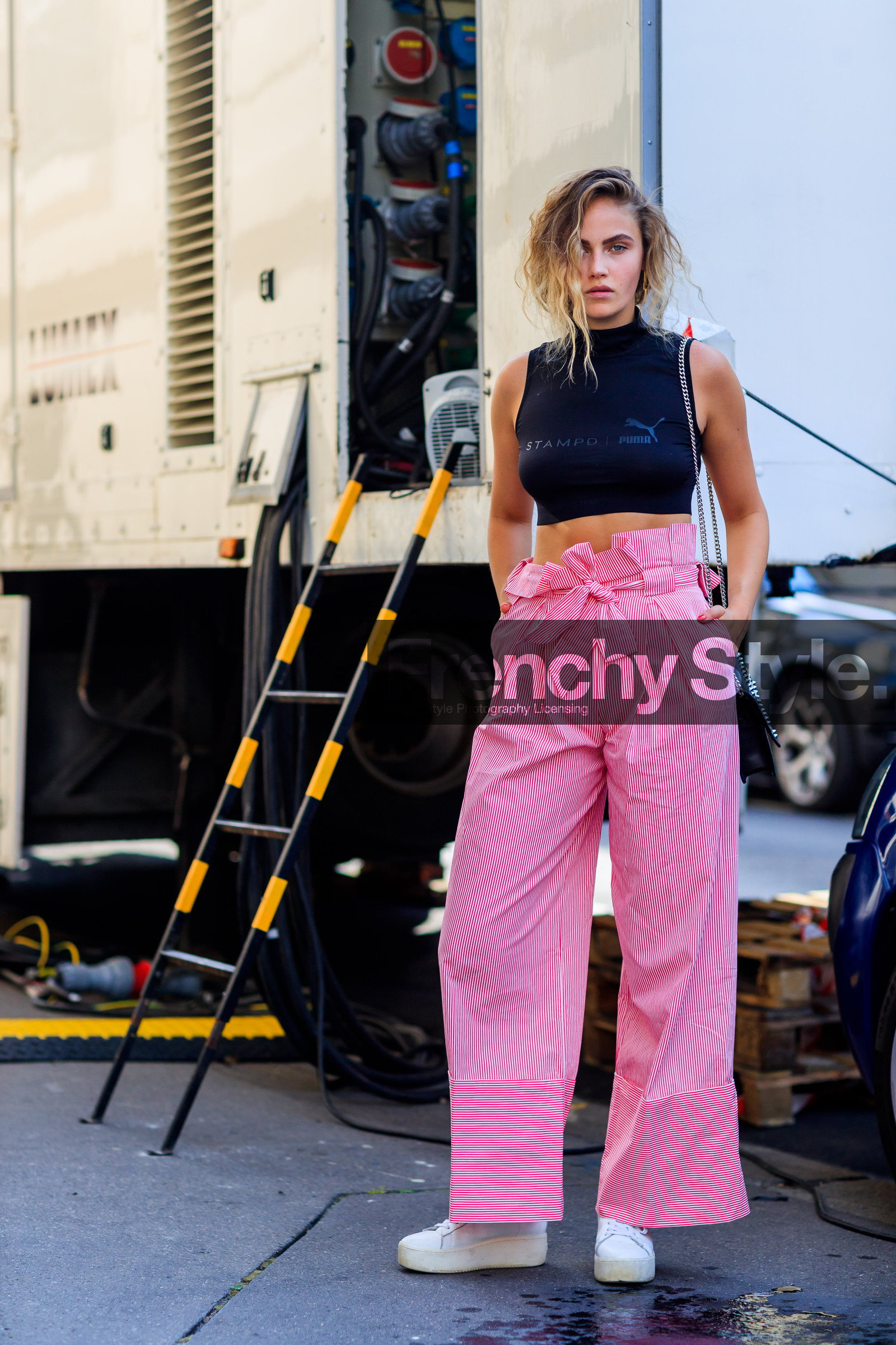 black bag, black top, cropped top, elena carriere, fashion week, frenchystyle, full length, FW, high waist, jonathan paciullo, leather bag, leather shoes, MENSWEAR, PARIS, PFW, pink pants, puma, SPRING SUMMER 2018, SS 18, street style, striped pants, trousers, vertical, white shoes
