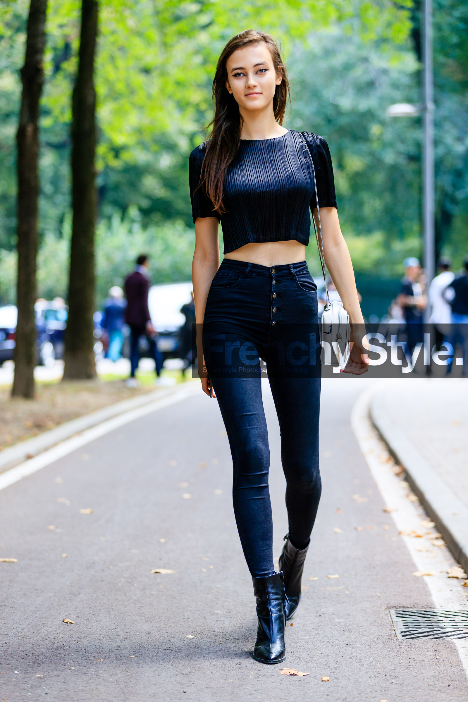 black boots, black denim, black pants, black top, denim pants, fashion week, frenchystyle, full length, FW, greta varlese, high heels, jeans, jonathan paciullo, leather bag, leather shoes, MFW, MILAN, model, SPRING SUMMER 2017, SS 17, street style, tone on tone, total look black, trousers, vertical, white bag