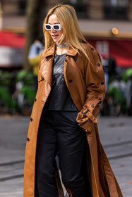 black, black pants, camel trenchcoat, choker, coat, leather top, leather trenchcoat, pants, printed top, rectangle sunglasses, strass choker, strass necklace, sunglasses, t-shirt, Tina Leung, trenchcoat, white sunglasses, fashion week, frenchystyle, FW, jonathan paciullo, street style, PFW, PARIS, SPRING SUMMER 2022, SS 22, vertical, atmosphere details
