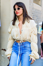atmosphere details, beige shirt, blue denim, denim pants, detail, fashion week, frenchystyle, FW, jeans, jonathan paciullo, NEW YORK, NYFW, pleats, SPRING SUMMER 2018, SS 18, street style, sunglasses, trousers, vertical