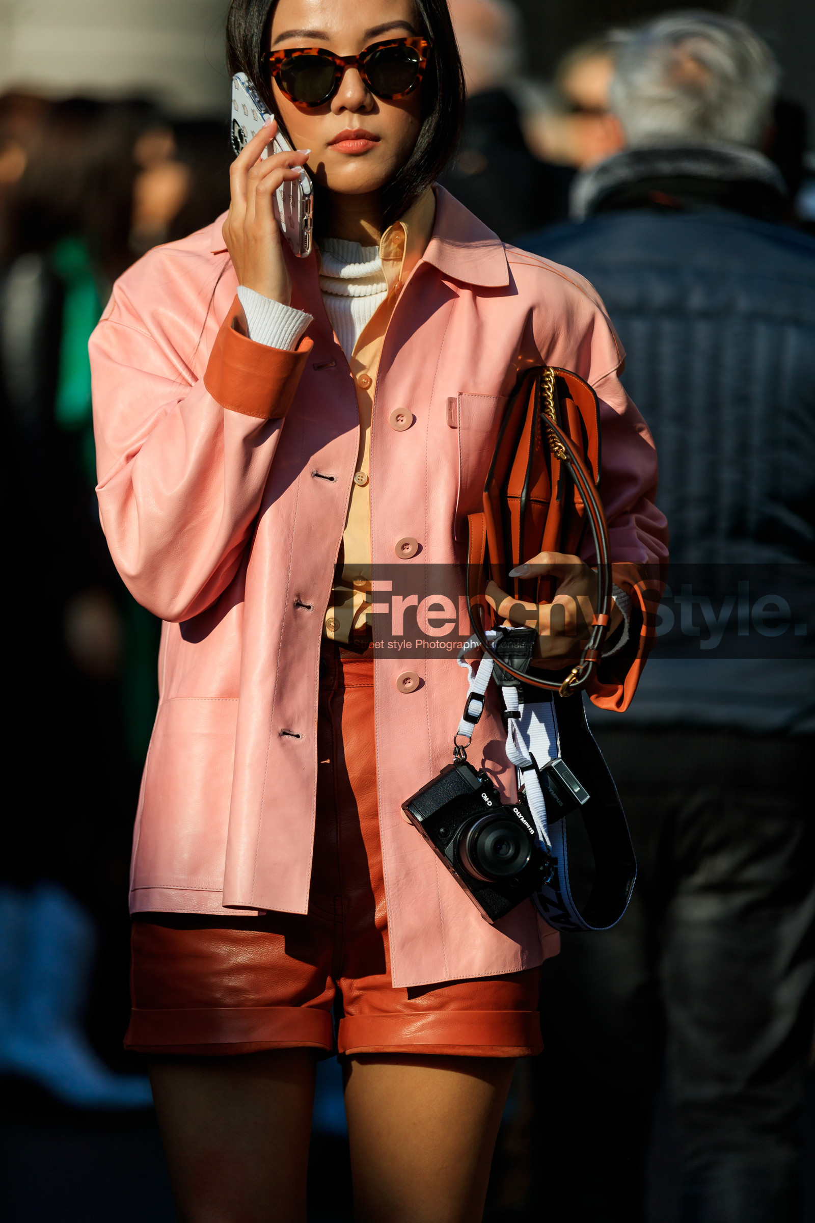 yoyo cao, light beige shirt, light pink leather jacket, camel leather shorts, ferragamo shirt, white pullover, turtleneck pullover, scale sunglasses, fashion week, frenchystyle, FW, jonathan paciullo, street style, MFW, MILAN, AUTUMN WINTER 2020-2021, FALL WINTER 2020-2021, FW 20-21, vertical, atmosphere details, detail