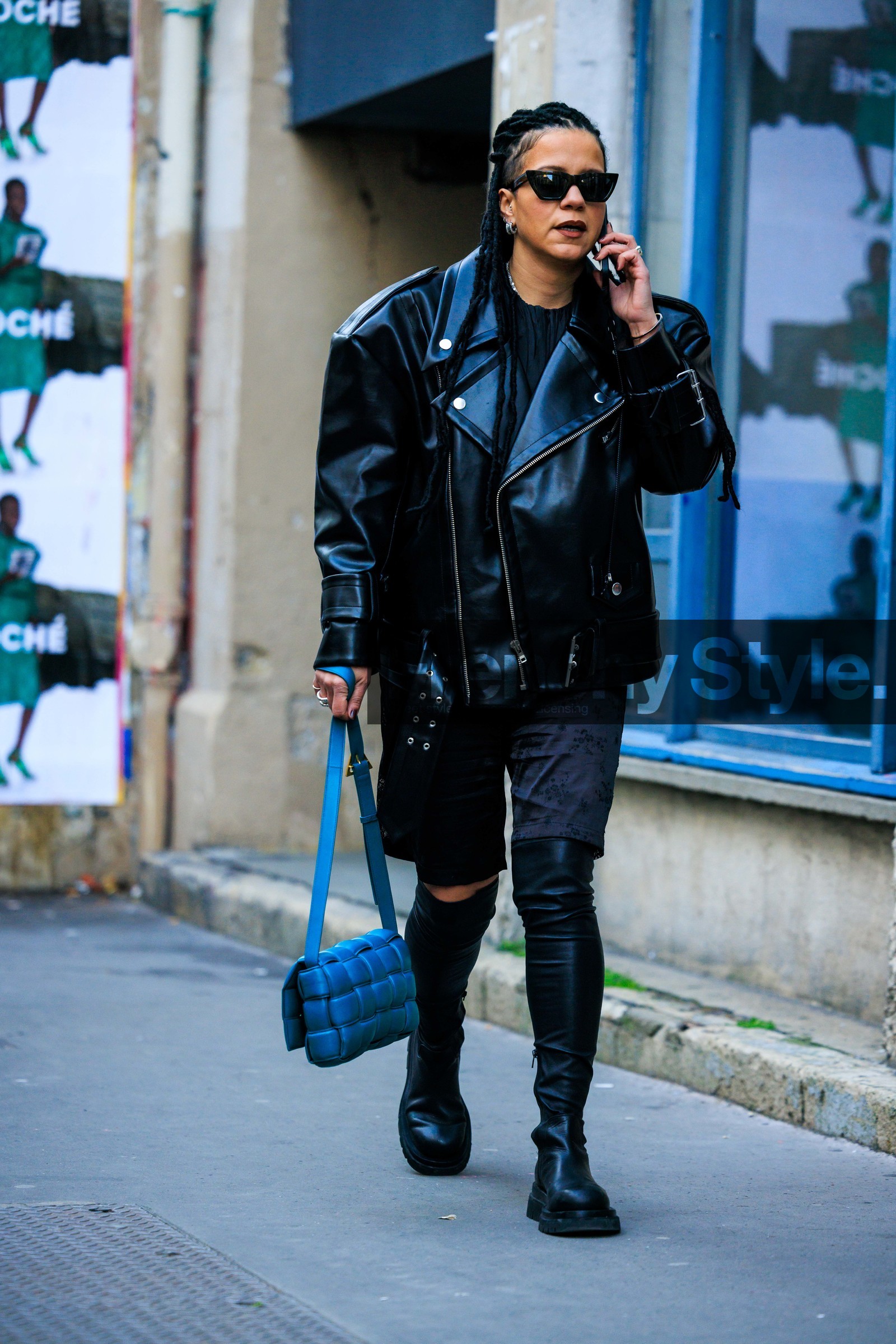 black sunglasses, silver loops, cat eye sunglasses, chain necklace, silver bracelet, fashion week, frenchystyle, FW, jonathan paciullo, street style, AUTUMN WINTER 2022-2023, FALL WINTER 2022_2023, FW 22-23, PFW, PARIS, vertical, full length, black jacket, leather jacket, black shirt