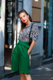 striped shirt, black and white shirt, black shirt, white shirt, green pants, bermuda pants, belted pants, zebra printed shirt, short sleeves shirt, shorts, fashion week, frenchystyle, FW, jonathan paciullo, street style, MFW, MILAN, SPRING SUMMER 2021, SS 21, vertical, detail