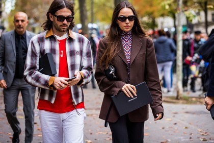 black sunglasses, blazer, brown blazer, Celenie Laura Fleur Seidel, check, checked jacket, jacket, menswear, pants, printed jacket, printed turtleneck, red t-shirt, sunglasses, t-shirt, turtleneck, white pants, fashion week, frenchystyle, FW, jonathan paciullo, street style, PFW, PARIS, SPRING SUMMER 2022, SS 22, atmosphere details, horizontal