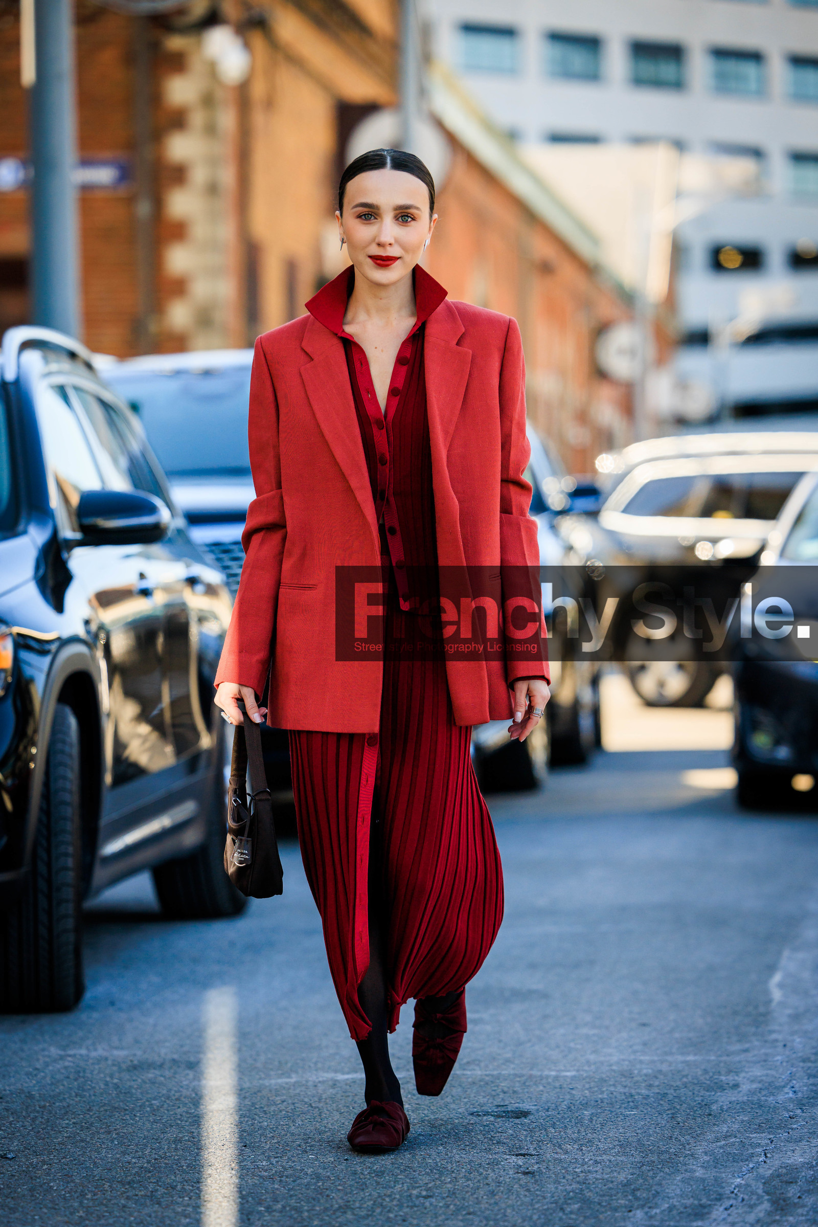 full red look, burgundy loafers, buttoned top, red blazer, red knitted top, red lips, red skirt, midi buttoned skirt, mini prada bag, brown handbag, knitwear, pleated skirt, mary leest, street style, jonathan paciullo, FW, frenchystyle, fashion week, NYFW, NEW YORK, AUTUMN WINTER 2022-2023, FALL WINTER 2022_2023, FW 22-23, vertical, full length