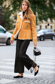 monica ainley, fur coat, suede coat, camel coat, camel suede coat, black pants, checked pants, studs pants, strassed pants, black leather bag, hand bag, quilted bag, chanel bag, chanel coat, chanel pants, lurex pants, monica ainley, fur coat, suede coat, camel coat, camel suede coat, black pants, checked pants, studs pants, strassed pants, black leather bag, hand bag, quilted bag, chanel bag, chanel coat, chanel pants, chanel shoes, sling back shoes, black shoes, flat shoes, flat sandals, flare pants, lurex pants, PARIS, PFW, fashion week, frenchystyle, FW, jonathan paciullo, street style, SPRING SUMMER 2021, SS 21, vertical, full length
