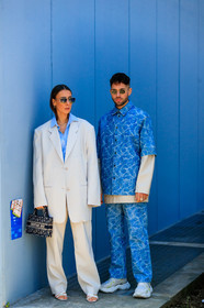 alice & j.s, alice barbier, JS roques, white jacket, white pants, blue shirt, blue pants, tie and dye shirt, tie and dye pants, denim shirt, blue jeans, short sleeves shirt, dior bag, hand bag, monogrammed bag, navy blue bag, oversize jacket, oversize pants, white leather sneakers, white sneakers, fashion week, frenchystyle, FW, jonathan paciullo, street style, MFW, MILAN, AUTUMN WINTER 2020-2021, FALL WINTER 2020-2021, FW 20-21, vertical, full length
