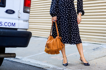 atmosphere details, black dress, camel bag, detail, fashion week, frenchystyle, FW, high heels, horizontal, jonathan paciullo, leather bag, leather shoes, loewe, NEW YORK, NYFW, pandora sykes, polka dot, printed dress, printed shoes, SPRING SUMMER 2018, SS 18, street style