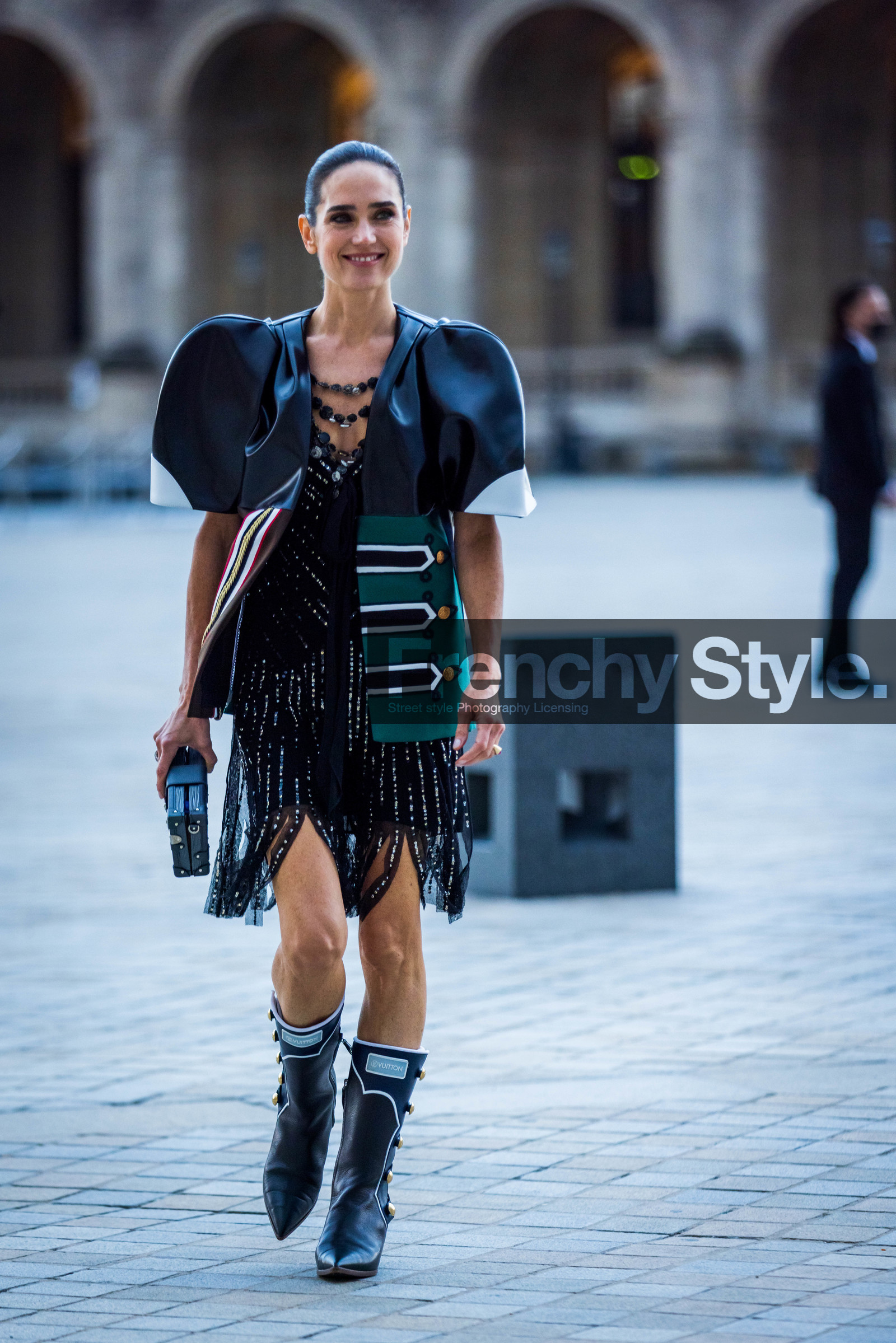 Jennifer Connelly At The Louis Vuitton Paris Fashion Week Show