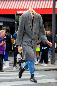checked jacket, checked coat, oversize coat, oversize jacket, fashion week, frenchystyle, FW, jonathan paciullo, street style, PFW, PARIS, SPRING SUMMER 2020, SS 20, horizontal, full length