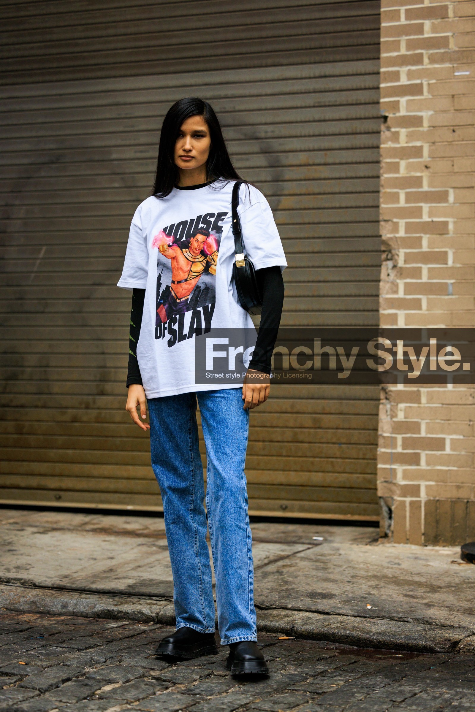 details, orange font printed white tshirt, printed tshirt, nude make up, close up, jeans, classic jeans, black handbag, leather handbag, second skin top, black top, black derbies, leather derbies, chunky derbies, street style, jonathan paciullo, FW, frenchystyle, fashion week, NYFW, NEW YORK, AUTUMN WINTER 2022-2023, FALL WINTER 2022_2023, FW 22-23, vertical, full length