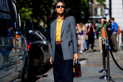 blazer, blue denim, deborah reyner sebag, denim pants, graphic bag, graphic jacket, grey jacket, jeans, leather bag, multicolor bag, patchwork, printed bag, printed jacket, red belt, sunglasses, trousers, yellow sweater, fashion week, frenchystyle, FW, jonathan paciullo, street style, LFW, LONDON, SPRING SUMMER 2019, SS 19, atmosphere details, horizontal, detail