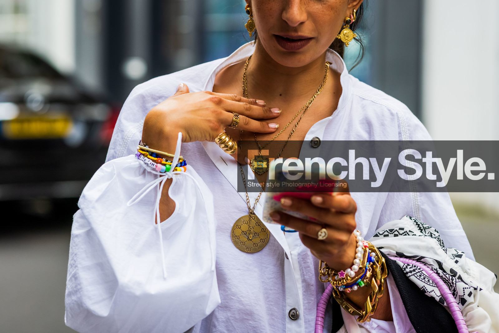 Selma Kaci, details, white, bracelet, jewelry, necklace, fashion week, frenchystyle, FW, jonathan paciullo, street style, SPRING SUMMER 2022, SS 22, LFW, LONDON, horizontal, atmosphere details, detail