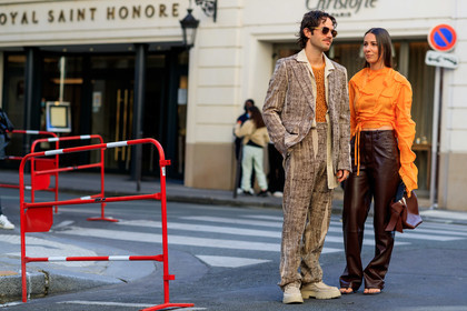 orange blouse, drape blouse, cropped blouse, silk blouse, burgundy leather pants, burgundy leather bag, flare pants, acne studios bag, acne studios look, acne studios pants, acne studios blouse, hand bag, alice barbier, acne studios jacket, acne studios look, orange top, fishnet top, monogrammed jacket, monogrammed pants, monogrammed look, beige jacket, beige pants, beige suits, printed jacket, printed pants, logo all over, logo printed jacket, logo printed pants, aviator sunglasses, sheer sunglasses, beige shoes, beige suede shoes, big sole derbies, big sole shoes, beige derbies, beige suede derbies, JS roques, fashion week, frenchystyle, FW, jonathan paciullo, street style, PFW, PARIS, SPRING SUMMER 2022, SS 22, horizontal, atmosphere details, full length