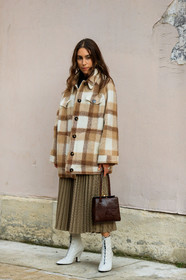 checked coat, checked shirt, checked skirt, white coat, beige coat, yellow coat, beige skirt, long skirt, pleated skirt, brown leather bag, animal skin bag, hand bag, white leather boots, kitten heels boots, laced boots, low boots, fashion week, frenchystyle, FW, jonathan paciullo, street style, PFW, PARIS, SPRING SUMMER 2020, SS 20, horizontal, full length