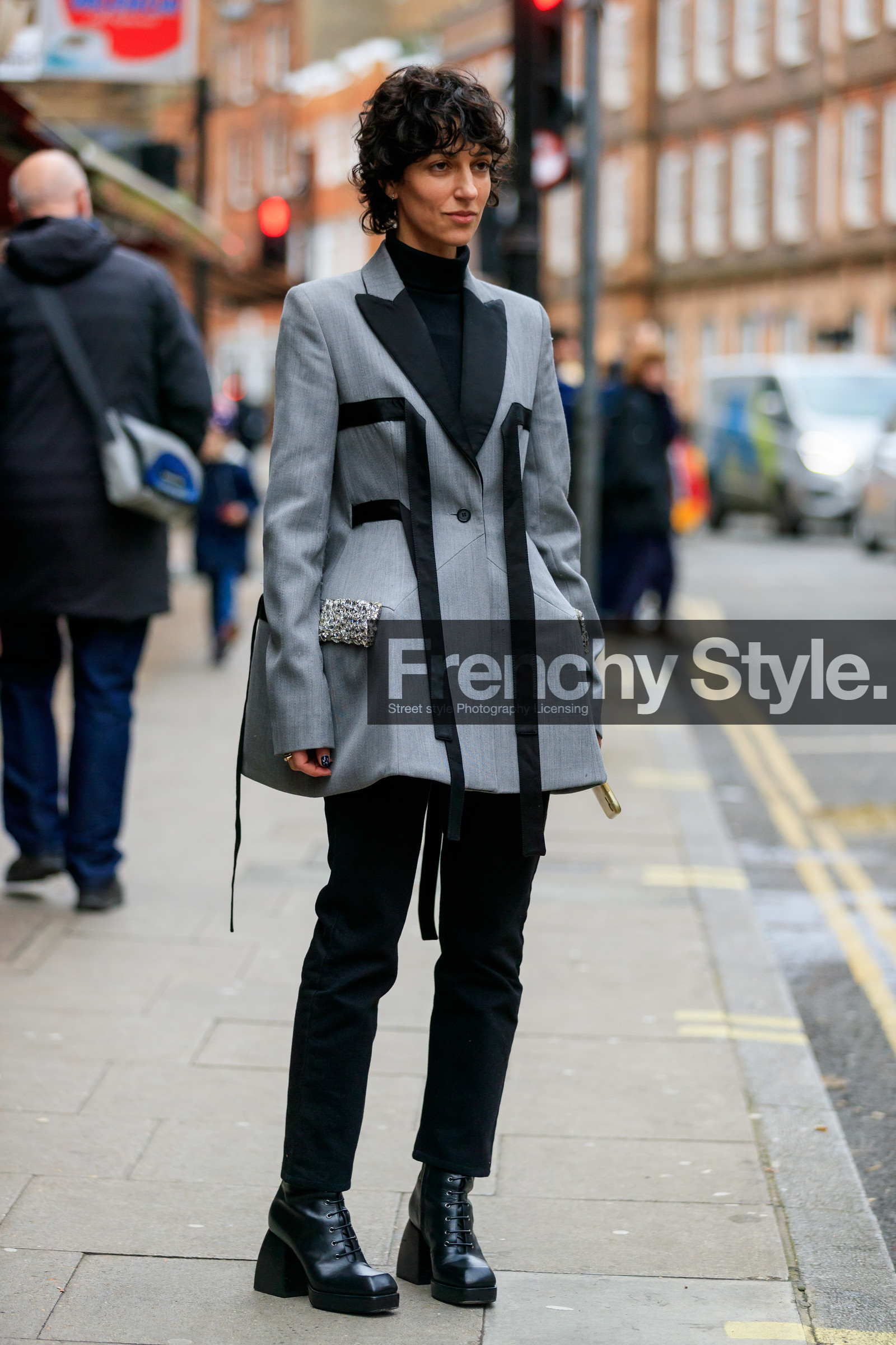 yasmin sewell, grey jacket, black jacket, oversize jacket, strassed jacket, black pullover, turtleneck pullover, striped jacket, black leather boots, laced boots, high heels boots, nodaleto boots, black pants, black jeans, tight jeans, fashion week, frenchystyle, FW, jonathan paciullo, street style, LFW, LONDON, AUTUMN WINTER 2020-2021, FALL WINTER 2020-2021, FW 20-21, vertical, full length