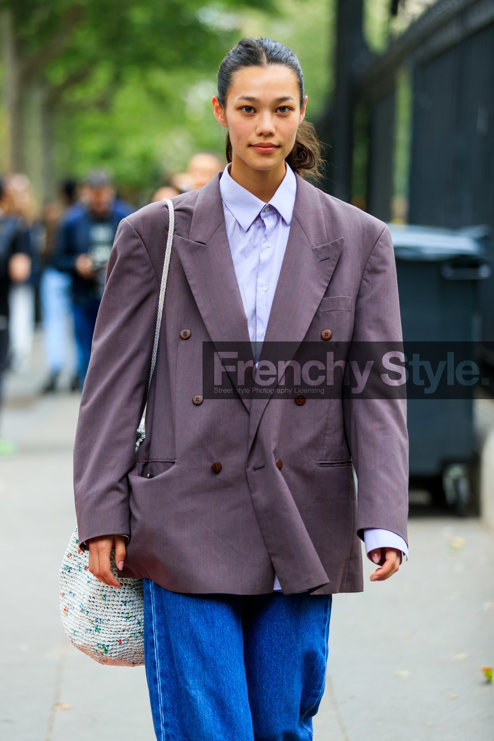 purple jacket, purple shirt, lilac shirt, overshirt jacket, fashion week, frenchystyle, FW, jonathan paciullo, street style, PFW, PARIS, AUTUMN WINTER 2021-2022, FALL WINTER 2021-2022, FW 21-22, vertical, atmosphere details, detail, model