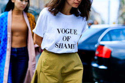 atmosphere details, beige skirt, detail, fashion week, frenchystyle, FW, horizontal, jonathan paciullo, MFW, MILAN, printed t shirt, SPRING SUMMER 2017, SS 17, street style, white t shirt